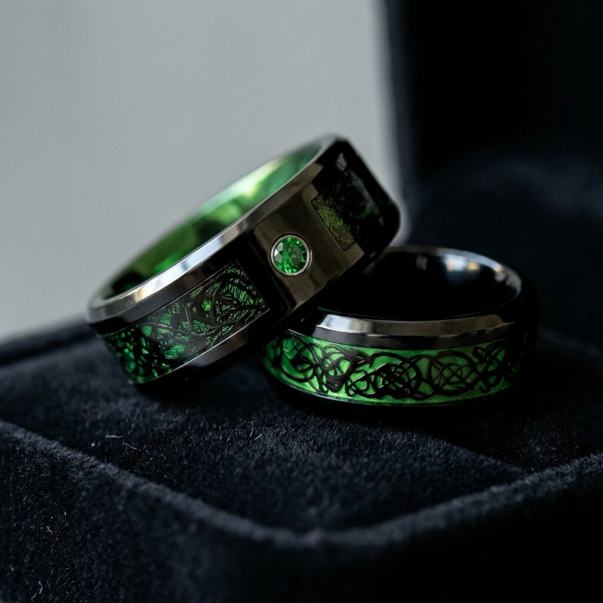 Emerald Green Rings - Image 3